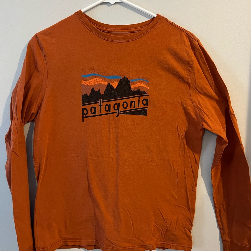 Two Patagonia Kids Long Sleeve Tees (Rust & Navy)